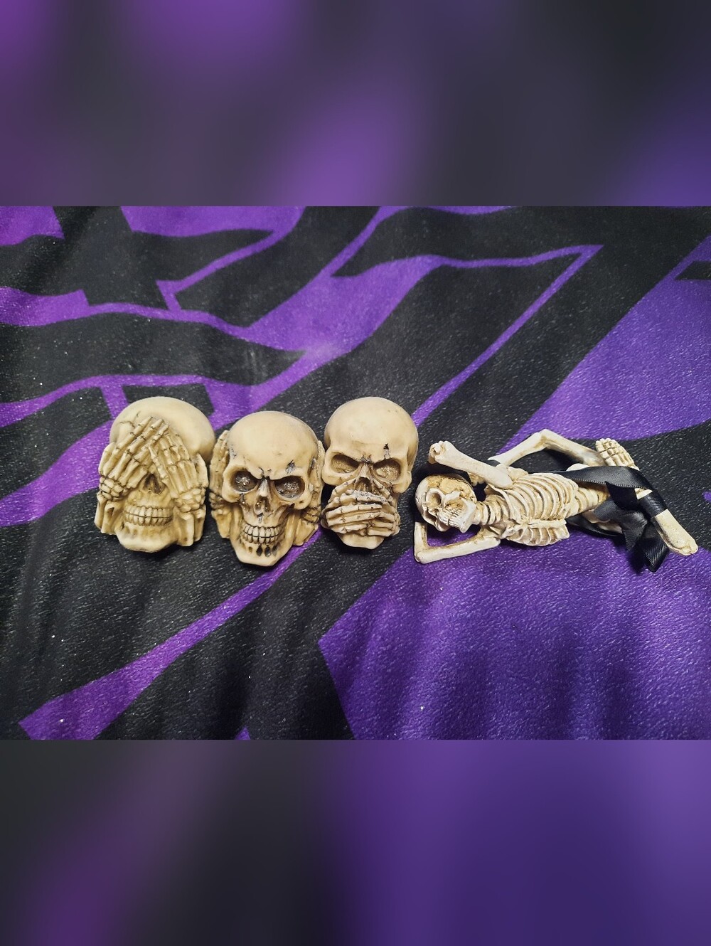 Decorative Skull Trio and Skeleton Accent - Beige Bone Tone